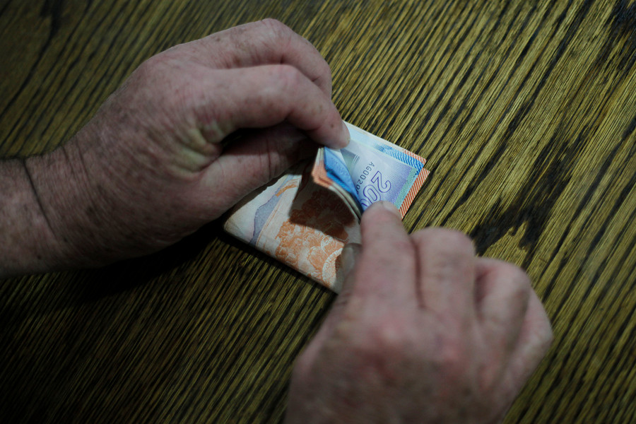 INE reveló que el sueldo promedio de los chilenos es de $517.540