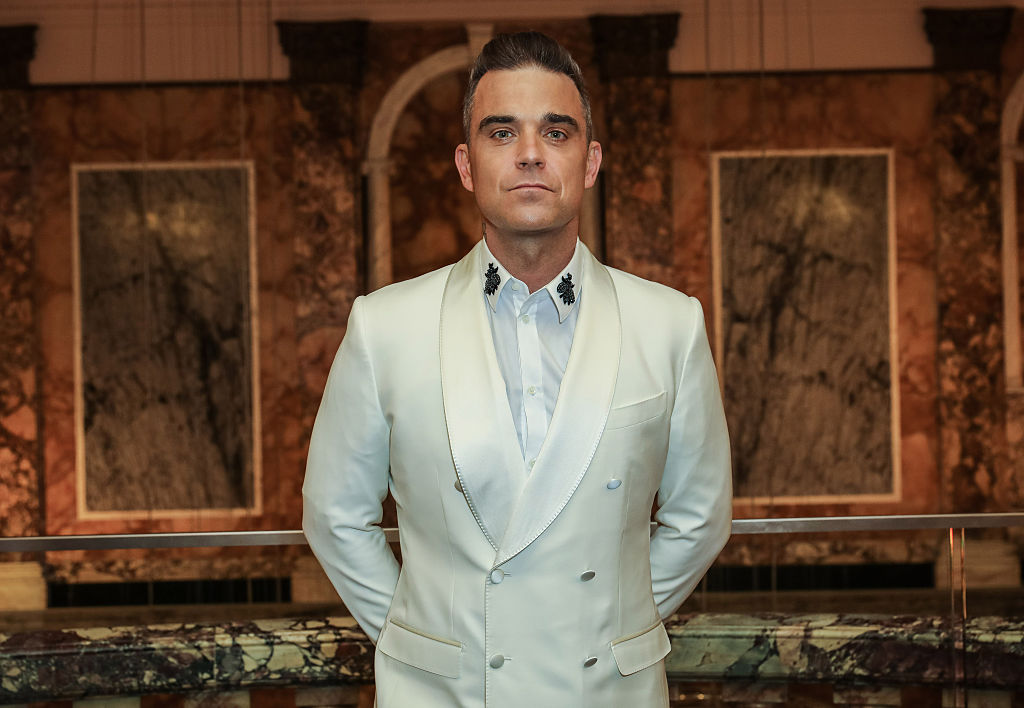Robbie Williams volvió a desnudarse, esta vez promociona un nuevo disco Robbie Williams volvió a desnudarse, esta vez promociona un nuevo disco