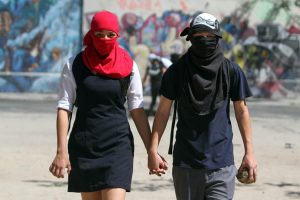 MARCHA DE ESTUDIANTES DE SECUNDARIA EN SANTIAGO