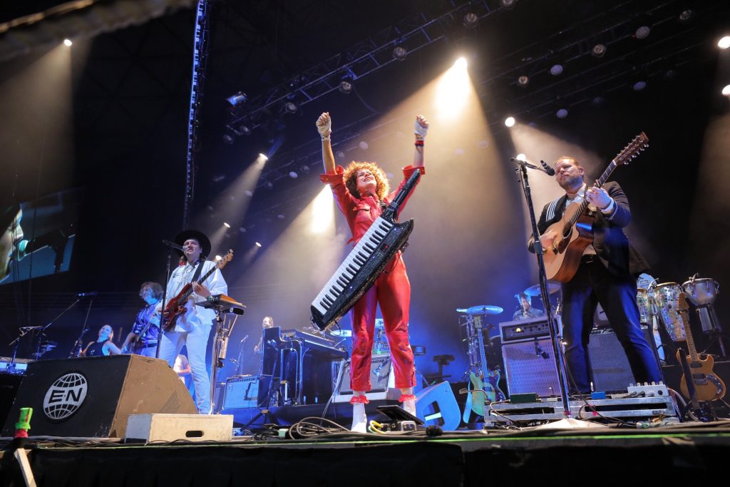 Arcade Fire montó una fiesta en su regreso a Chile