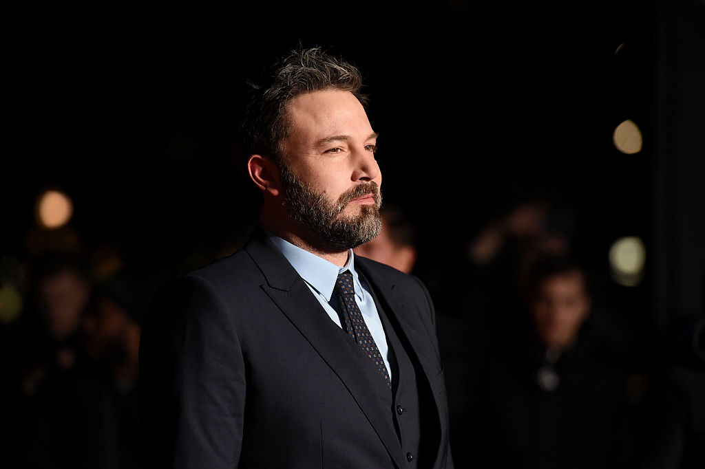 Fotos muestran enorme tatuaje de Ben Affleck en su espalda
