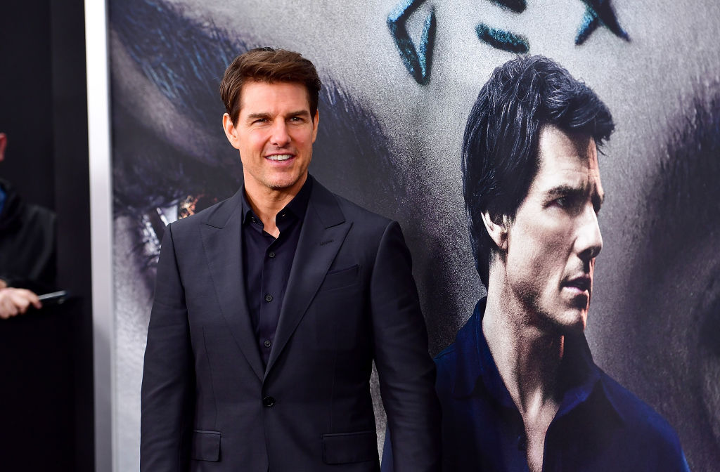 Том круз и пришелец. Том круз и пришелец. Том круз грань будущего. Том круз в космосе. Том круз и пришелец.