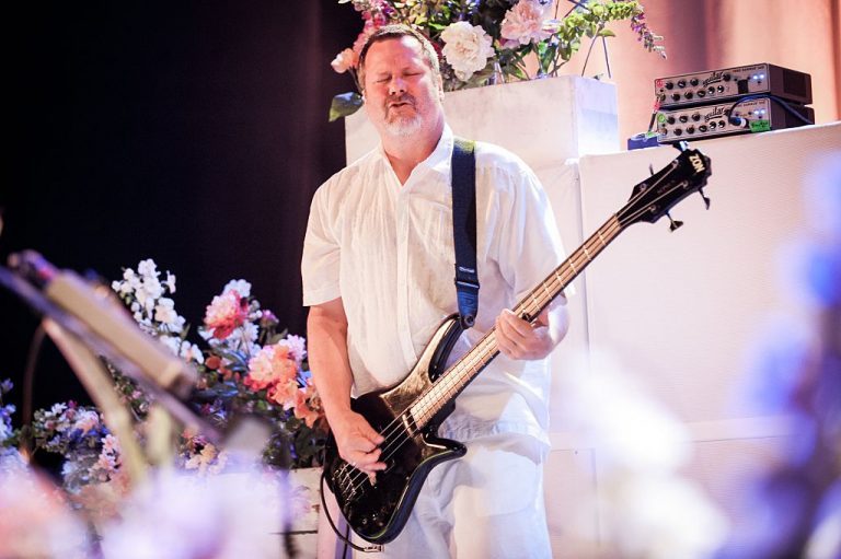 bajista faith no more