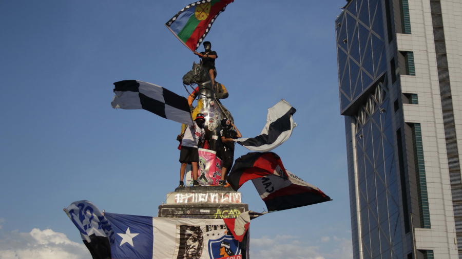 Plaza Baquedano Barras web
