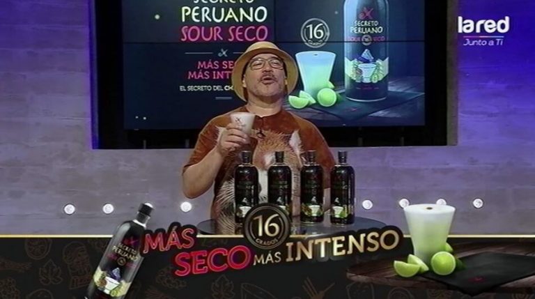 Salfate tomando pisco