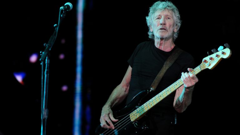 Roger Waters Us+Them web