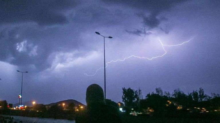 Tormenta eléctrica web