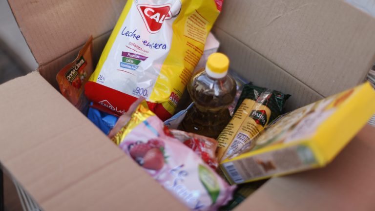 Caja de mercadería alimentos