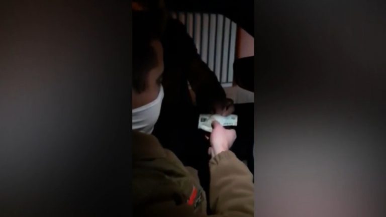 Carabineros soborno tres mil