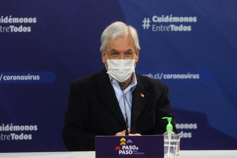 Piñera presenta plan Paso a Paso