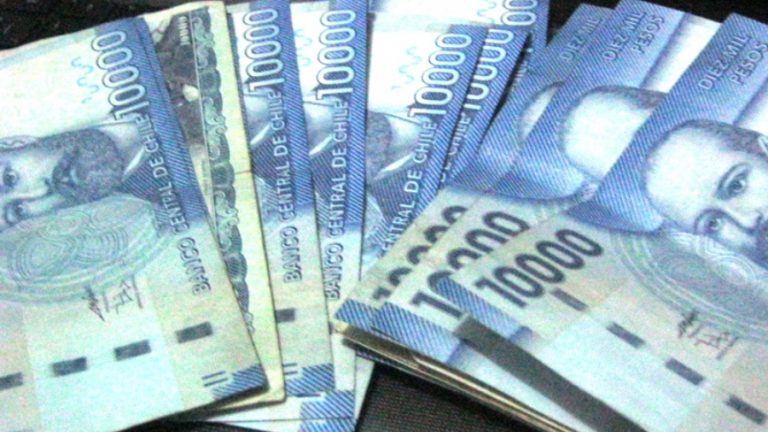 Billetes chilenos 10 mil retiro AFP web