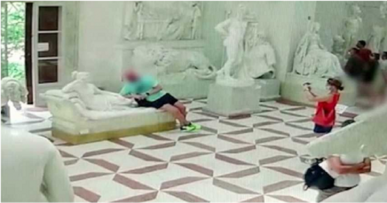 Turista rompe una escultura de más de dos siglos mientras posaba ...