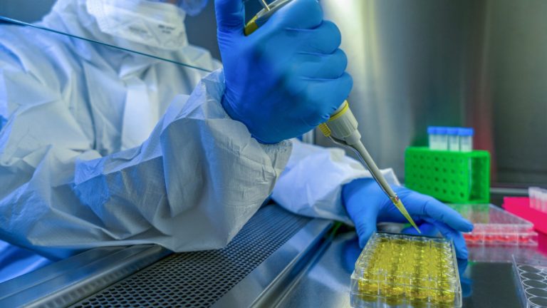 Vacuna coronavirus GettyImages-1211253443 web