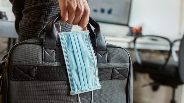 Mascarilla GettyImages-1221364691 web