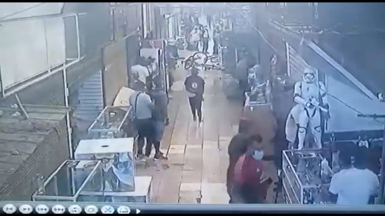 Hombre amenaza con uzi persa biobio