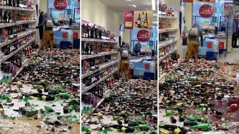 Mujer destroza botellas de licor supermercado