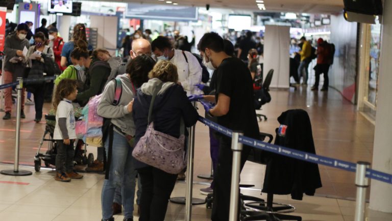 Aeropuerto reapertura frotneras A_UNO_123112 web