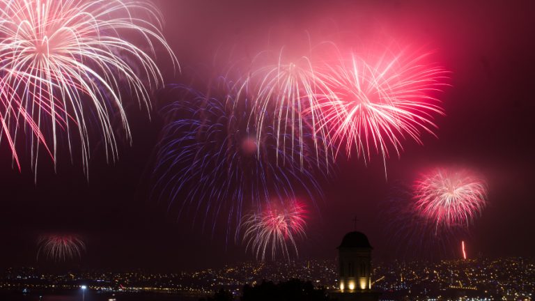 Fiestas año nuevo A_UNO_1143974 toque de queda