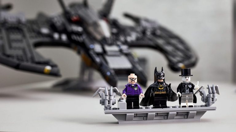 Icónica nave de Batman, de las películas de Tim Burton, está disponible  como un set de Lego — Radio Concierto Chile