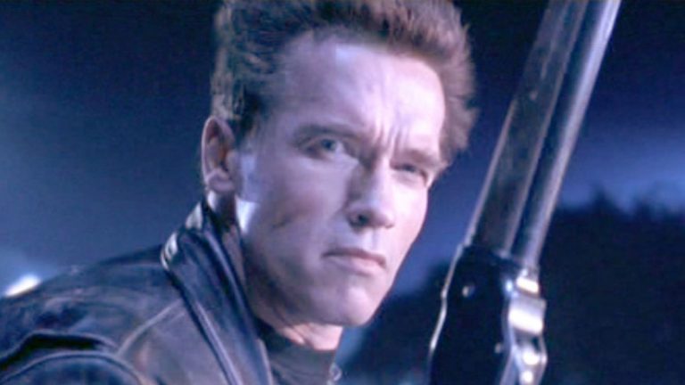 Arnold Schwarzenegger, Es Elegido Para Combatir Una Invasión Alíenigena