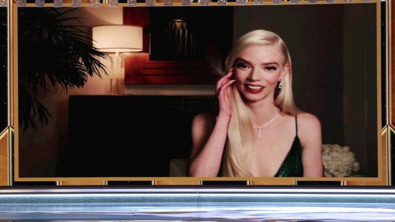 Beth Harmon A Broadway Preparan Músical Basado En Gambito De Dama