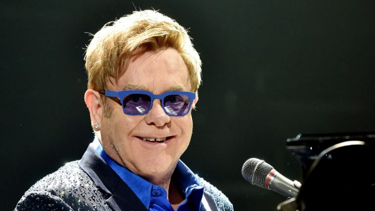 Elton John Contra La Iglesia Católica Son Unos Hipócritas (1)