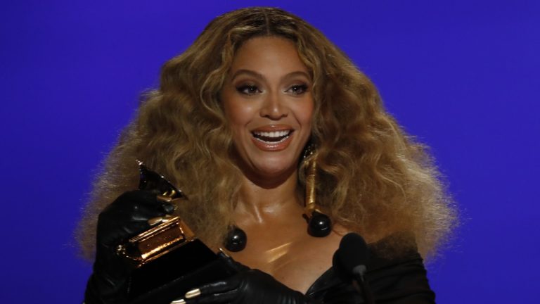 Beyoncé se convierte en la artista femenina con más premios Grammy