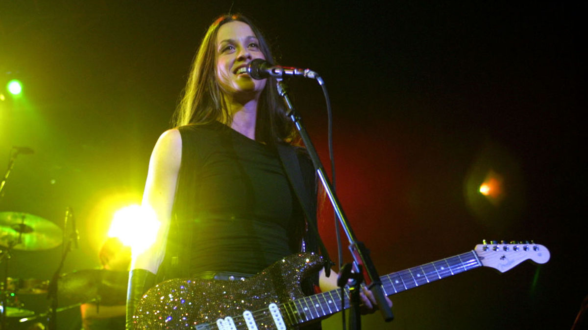 Alanis Morissette Toward Our Union Mended Tour 2002 At Universal Amphitheatre