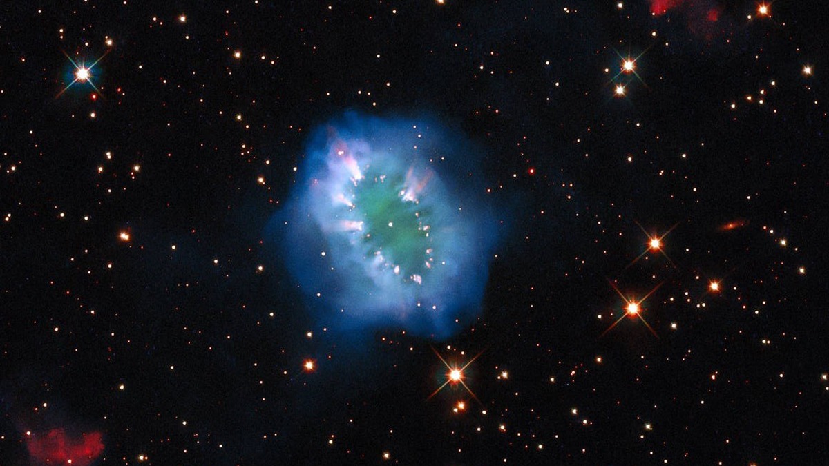 Telescopio Hubble captura imagen de un deslumbrante collar cósmico ...