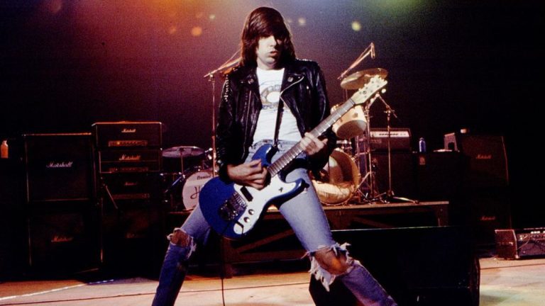 Implementar borde Vegetales Johnny Ramone: Hace 17 años murió el fundador y guitarrista de The Ramones  — Radio Concierto Chile