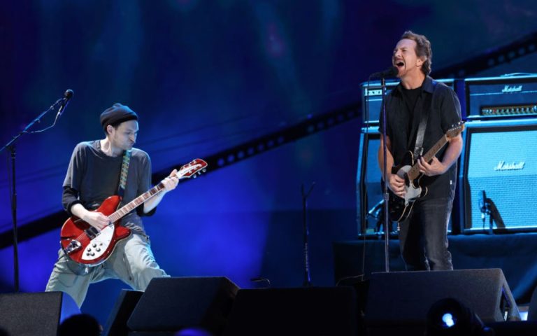 Josh Klinghoffer Eddie Vedder Pearl Jam