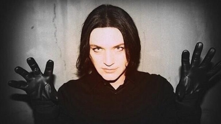 Brian Molko 51 A os Cumple El Cantante Y L der De Placebo Radio 