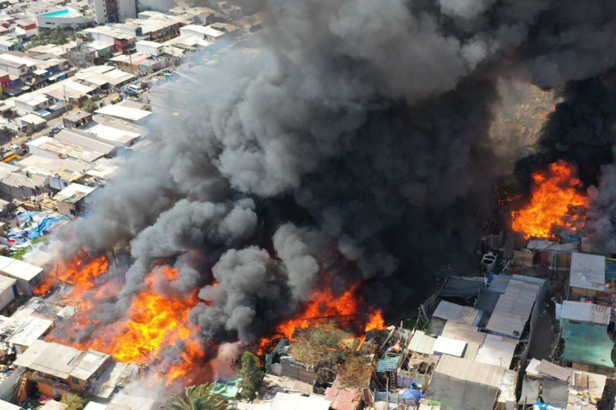 Incendio Iquique Laguna Verde