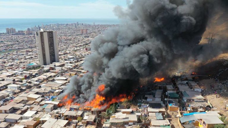 Incendio Laguna Verde Iquique