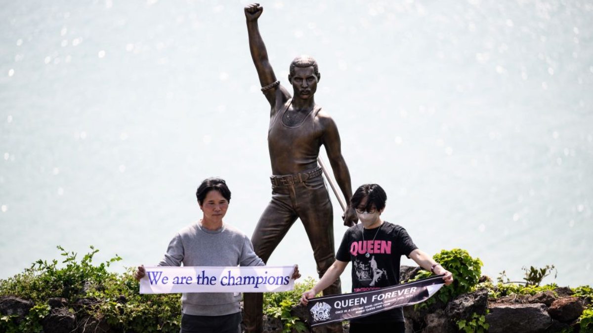 Freddie Mercury Estatua Corea Del Sur