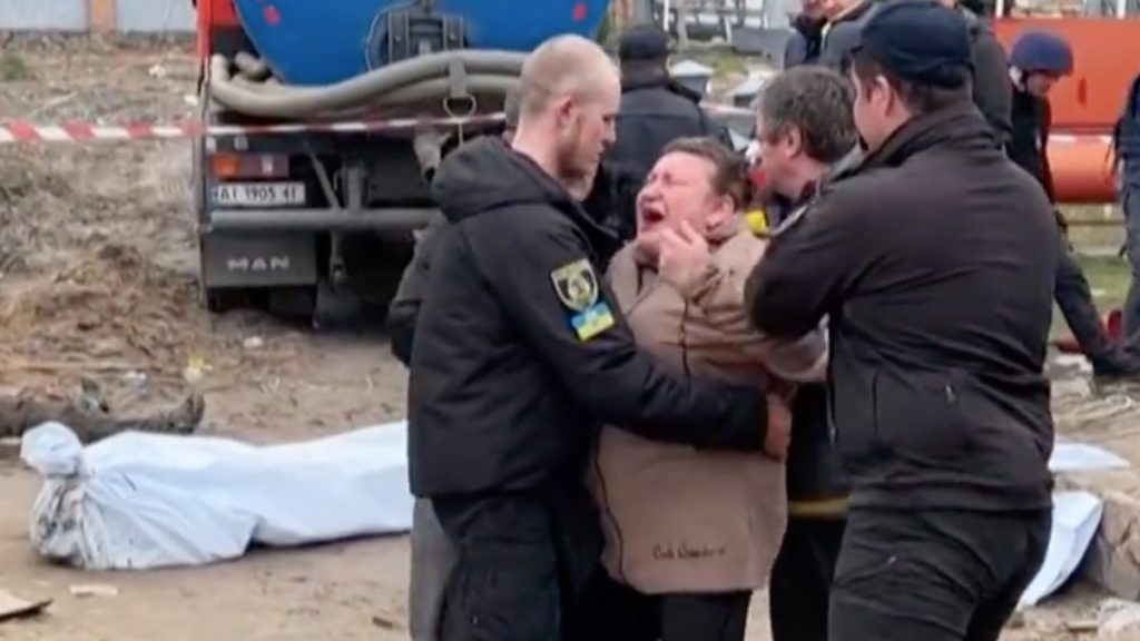 Madre Llora Al Reconocer A Su Hijo