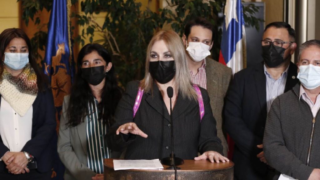 Pamela Jiles, Maite Orsini, Kaiser