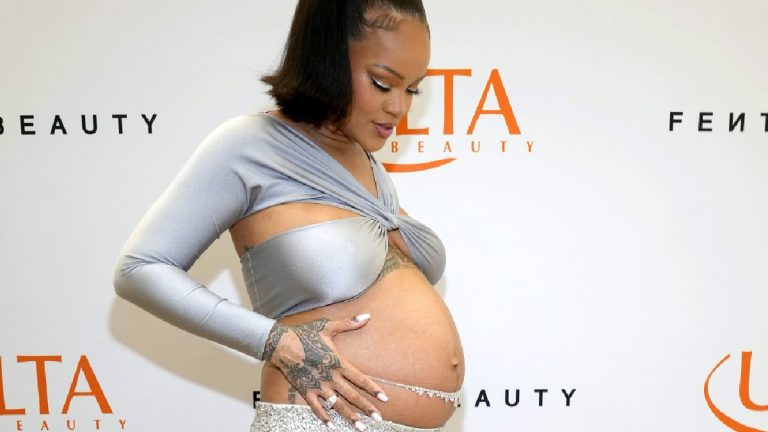 Rihanna Fue Mama