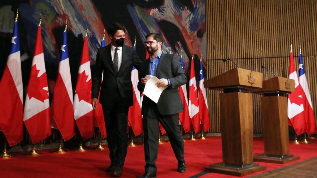 Boric Se Junta Con Tradeau