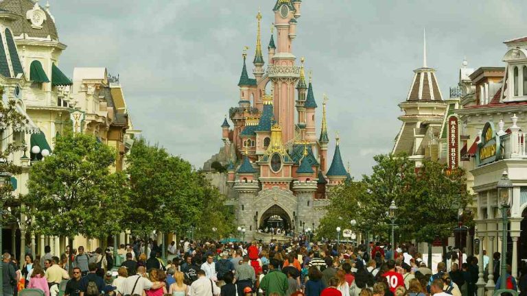 Empleado Disney Interrumpe Propuesta De Matrimonio