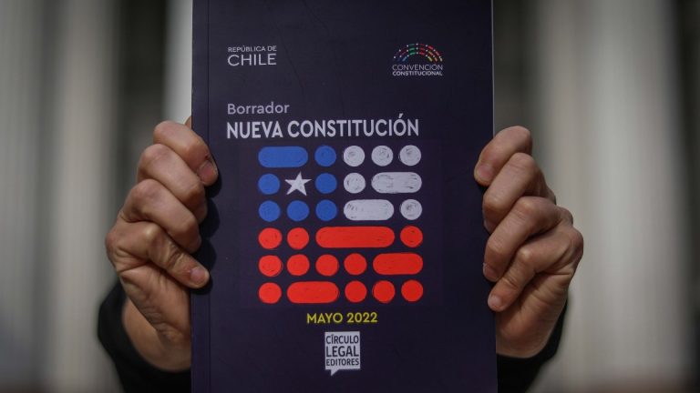 Constitución