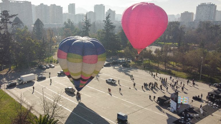 Festival Internacional Del Globo En Santiago_