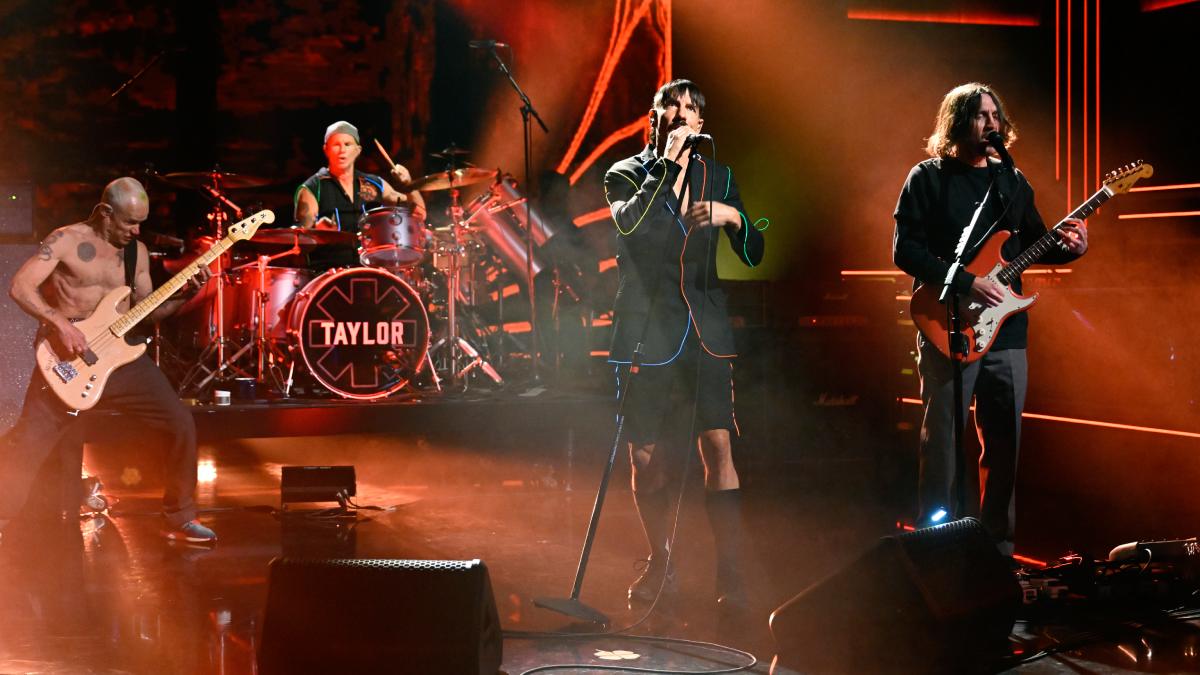 Red Hot Chili Peppers salen de gira otra vez ¿Vienen a Chile? — Radio