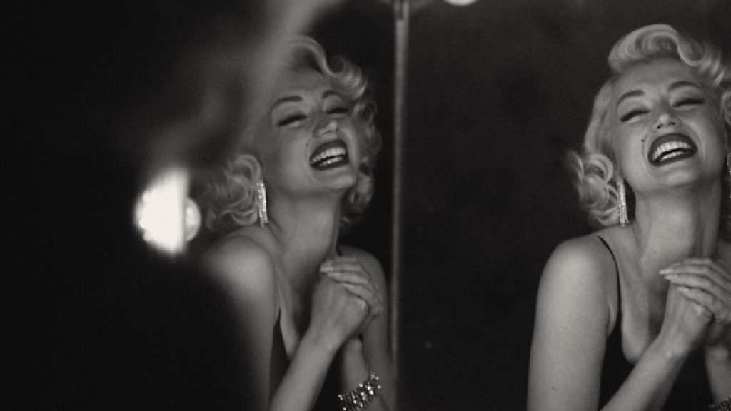 Blonde Ana De Armas (1)