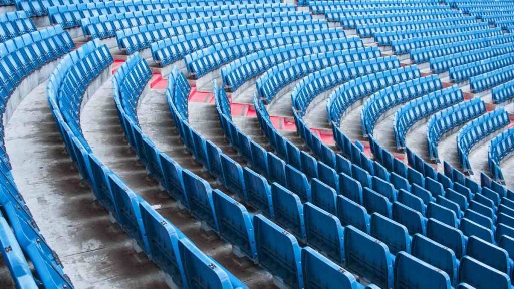 Pareja Es Sorprendida Teniendo Sexo En Estadio