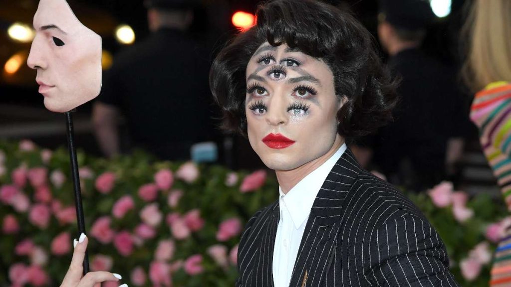 Ezra Miller Acusado Robo