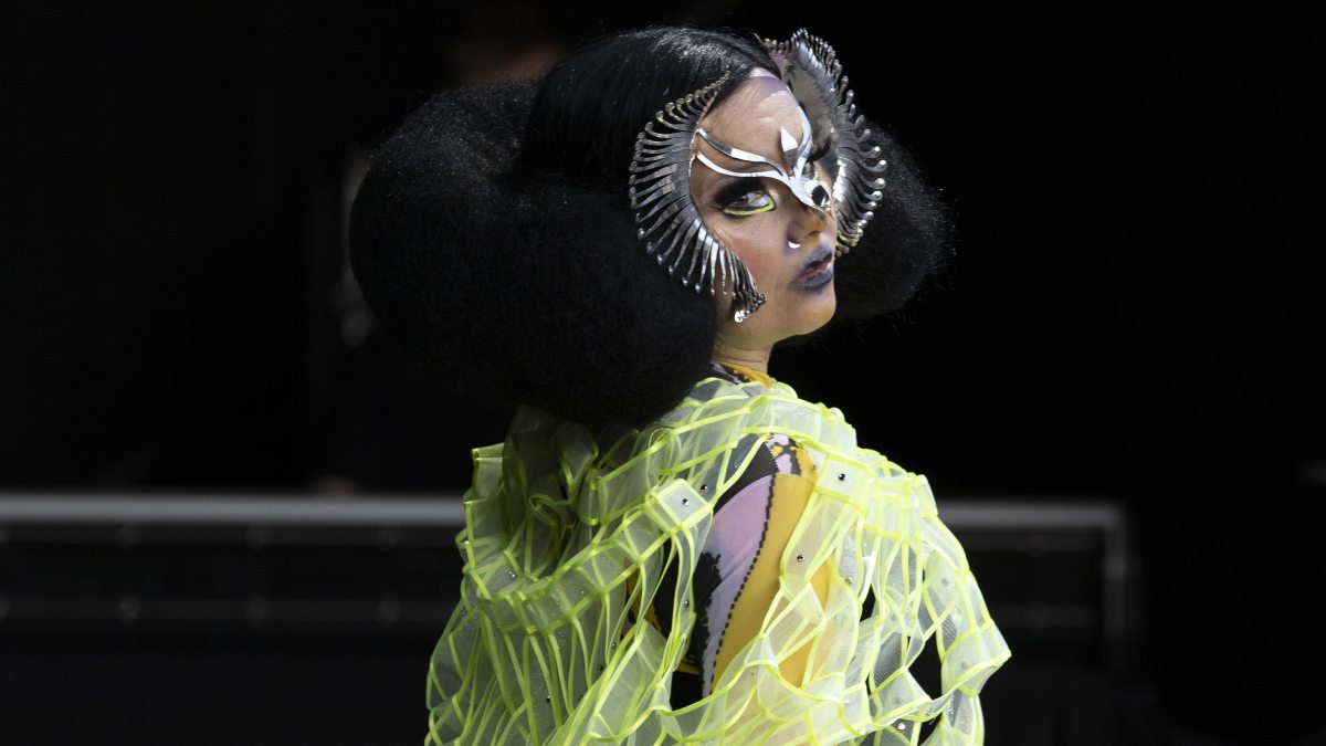 Björk lanza su nuevo álbum 'Fossora' — Radio Concierto Chile