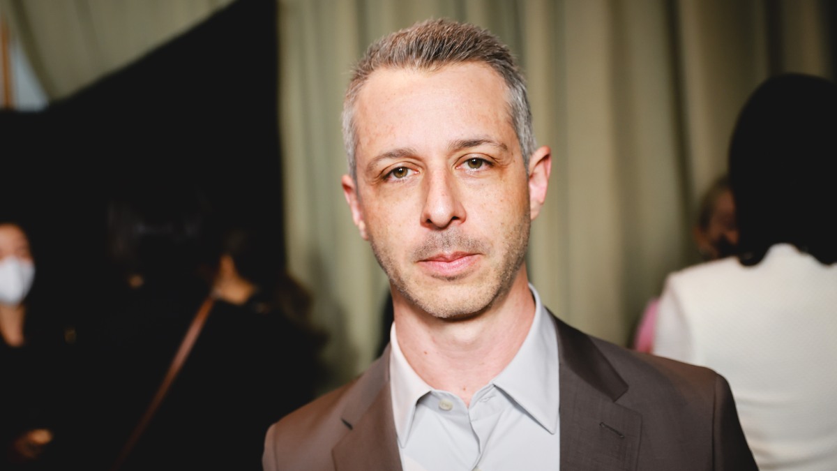 succession-jeremy-strong-dice-que-actuar-es-su-religi-n-radio