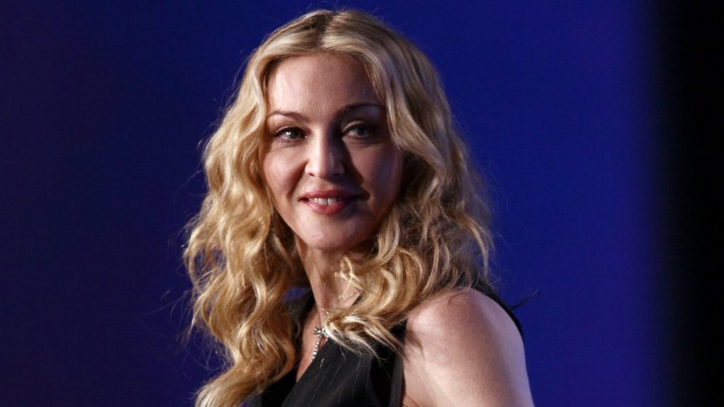 Madonna Sale Del Closet