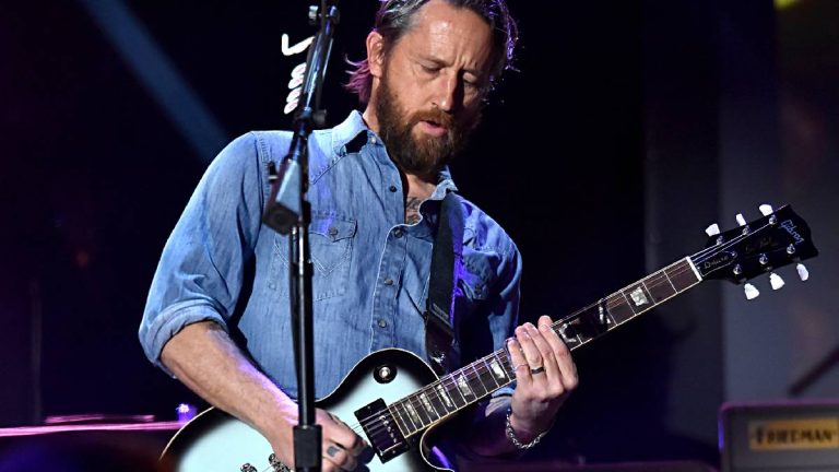 Chris Shiflett Foo Fighters (1)